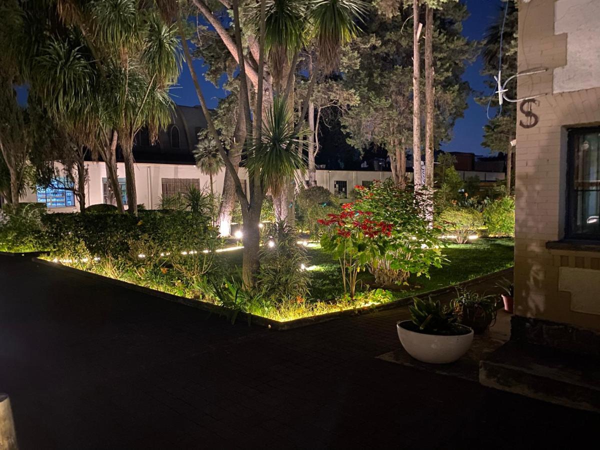Hotel Express Quinta Soledad Мехико Экстерьер фото