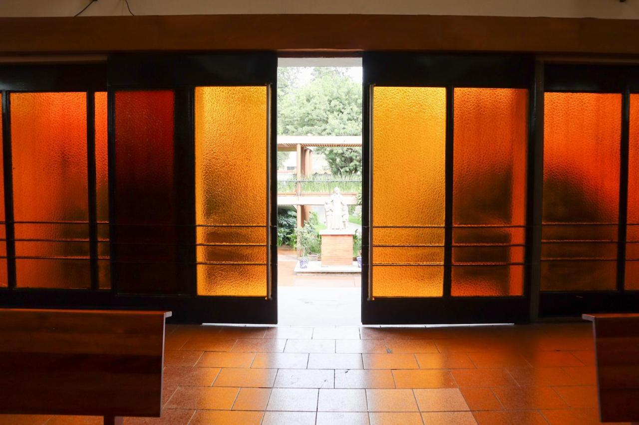 Hotel Express Quinta Soledad Мехико Экстерьер фото