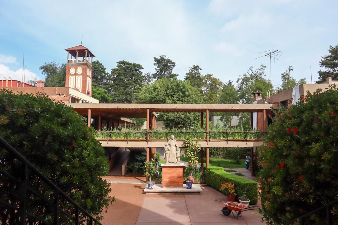 Hotel Express Quinta Soledad Мехико Экстерьер фото