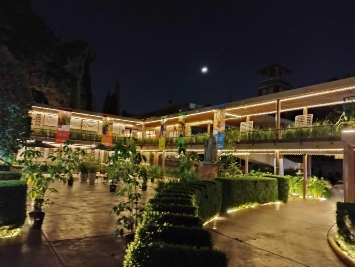 Hotel Express Quinta Soledad Мехико Экстерьер фото