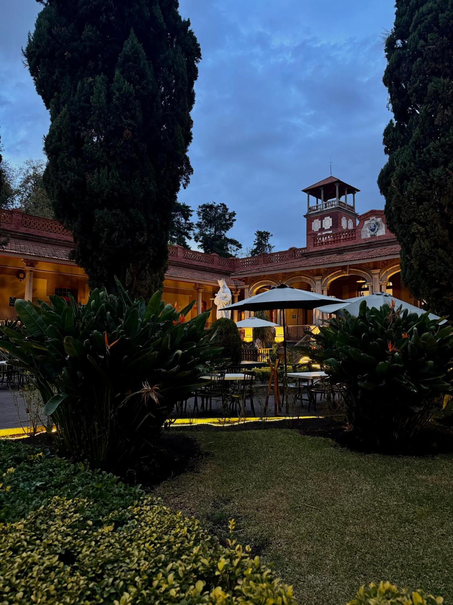 Hotel Express Quinta Soledad Мехико Экстерьер фото